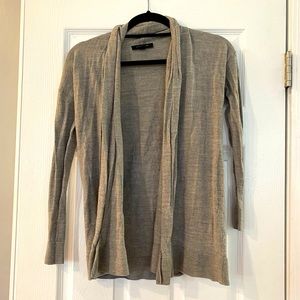 Ann Taylor. Basic cardigan.
